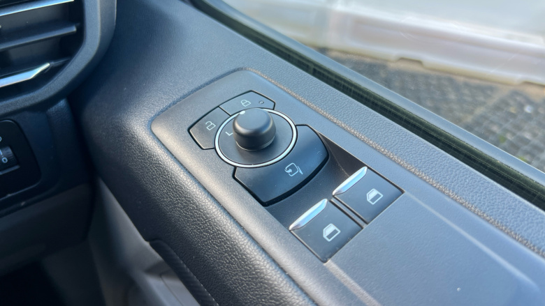 Ford Transit Custom 300 L1 Diesel Fwd 2.0 EcoBlue 136ps H1 Van Limited